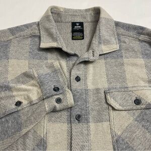 Kuhl Shirt Grey Plaid Long Sleeve Button Down Pockets Polyester/Tencel Men’s XL